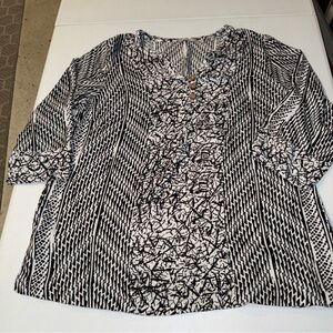 SOFT surroundings blouse black and white floral soft 100% rayon flowy 1X
